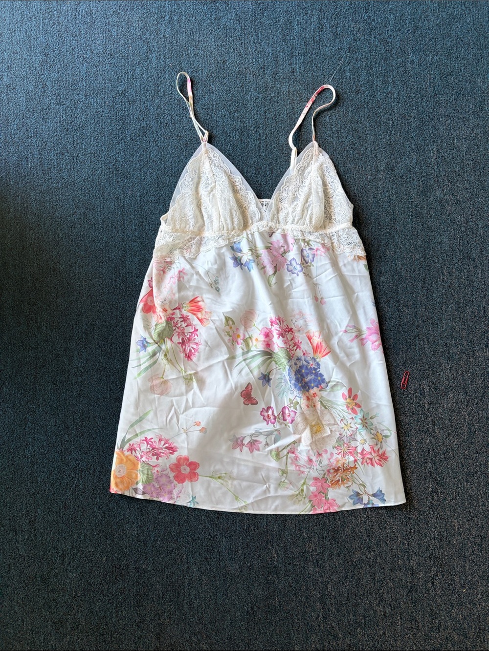 Flora Nikrooz White Floral Lace-Trim Chemise with Pink Accents